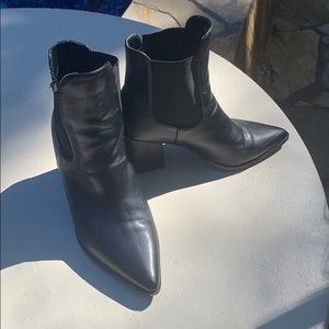 pointed toe boots (faux leather)